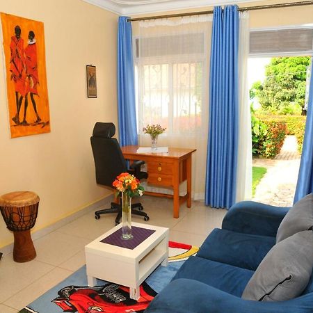 Victoria Lake View Guesthouse & Safaris Entebbe Exteriér fotografie