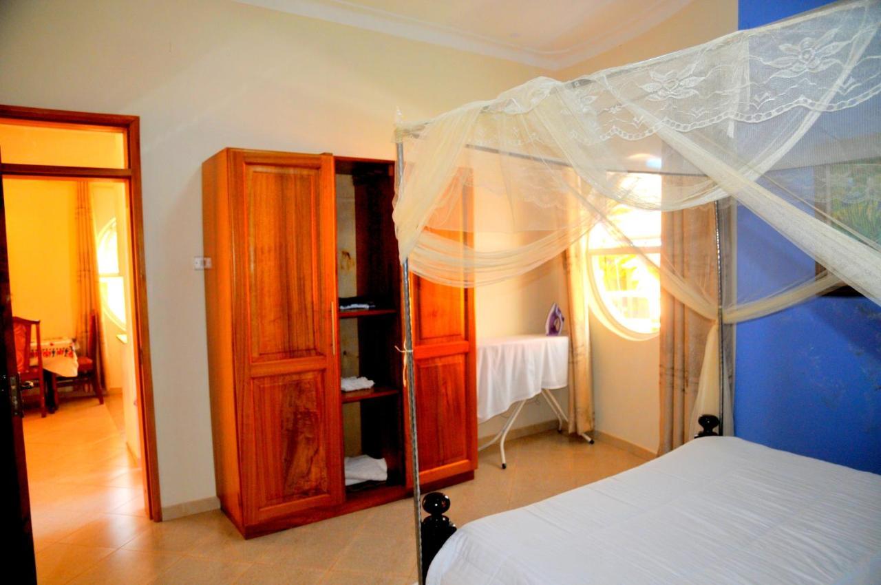 Victoria Lake View Guesthouse & Safaris Entebbe Exteriér fotografie