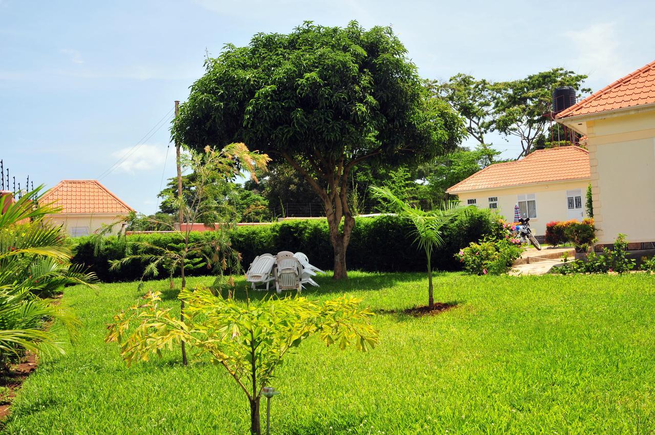 Victoria Lake View Guesthouse & Safaris Entebbe Exteriér fotografie