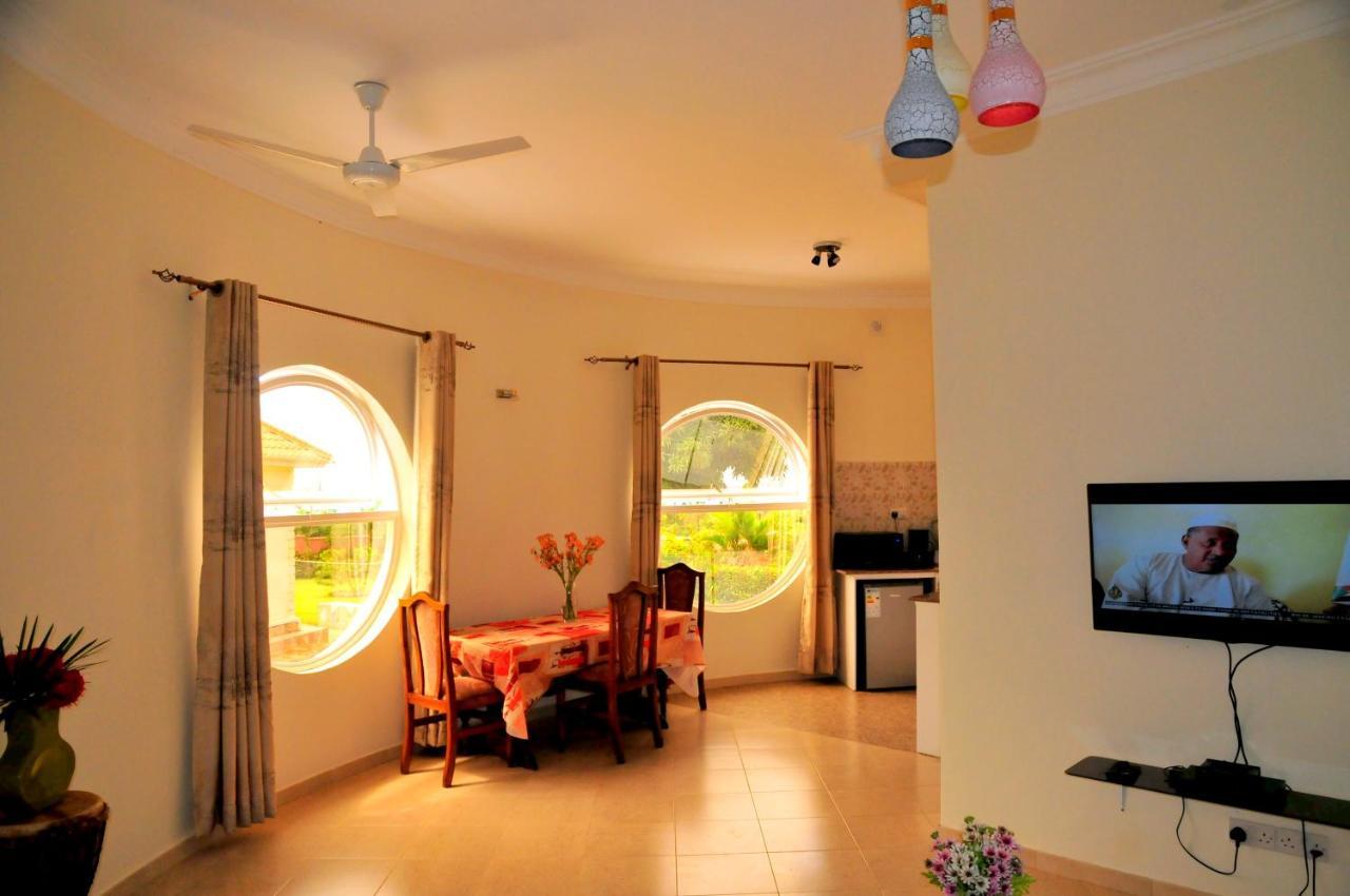 Victoria Lake View Guesthouse & Safaris Entebbe Exteriér fotografie